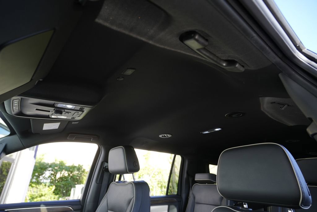 Used 2023 Chevrolet Suburban Premier RWD image 24