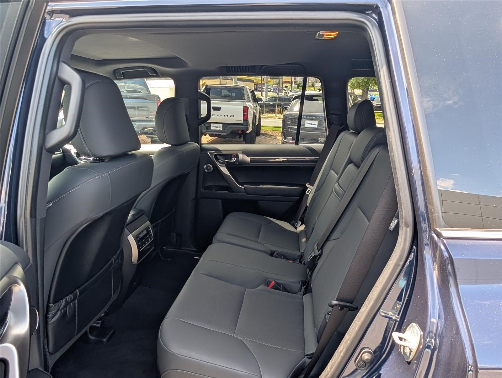 Used 2023 Lexus GX 460 Premium w/ Premium Plus Package AWD/4WD image 15