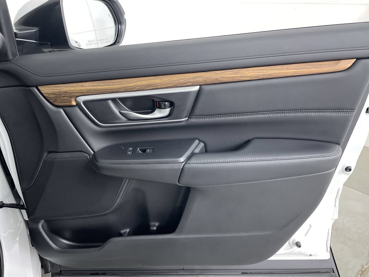 Used 2020 Honda CR-V Touring image 27
