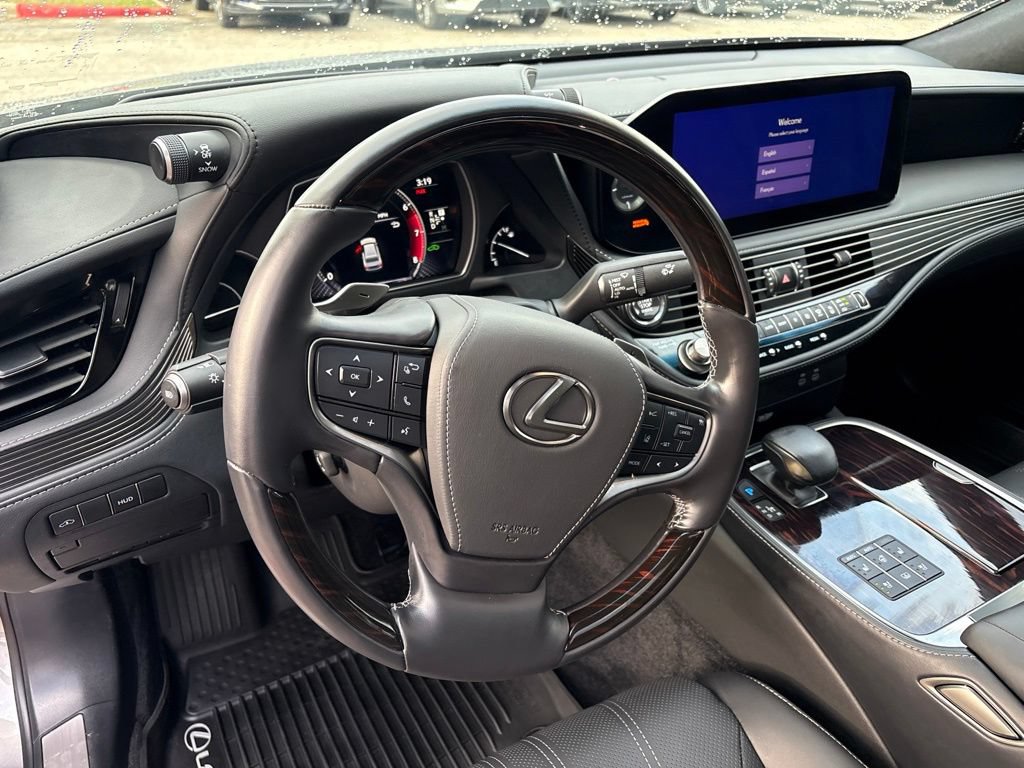 Used 2023 Lexus LS 500 w/ Luxury Package RWD image 12