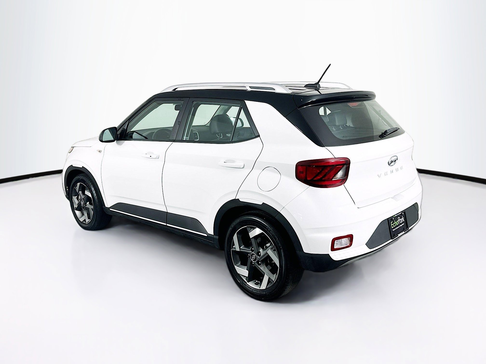 Used 2025 Hyundai Venue Limited image 5