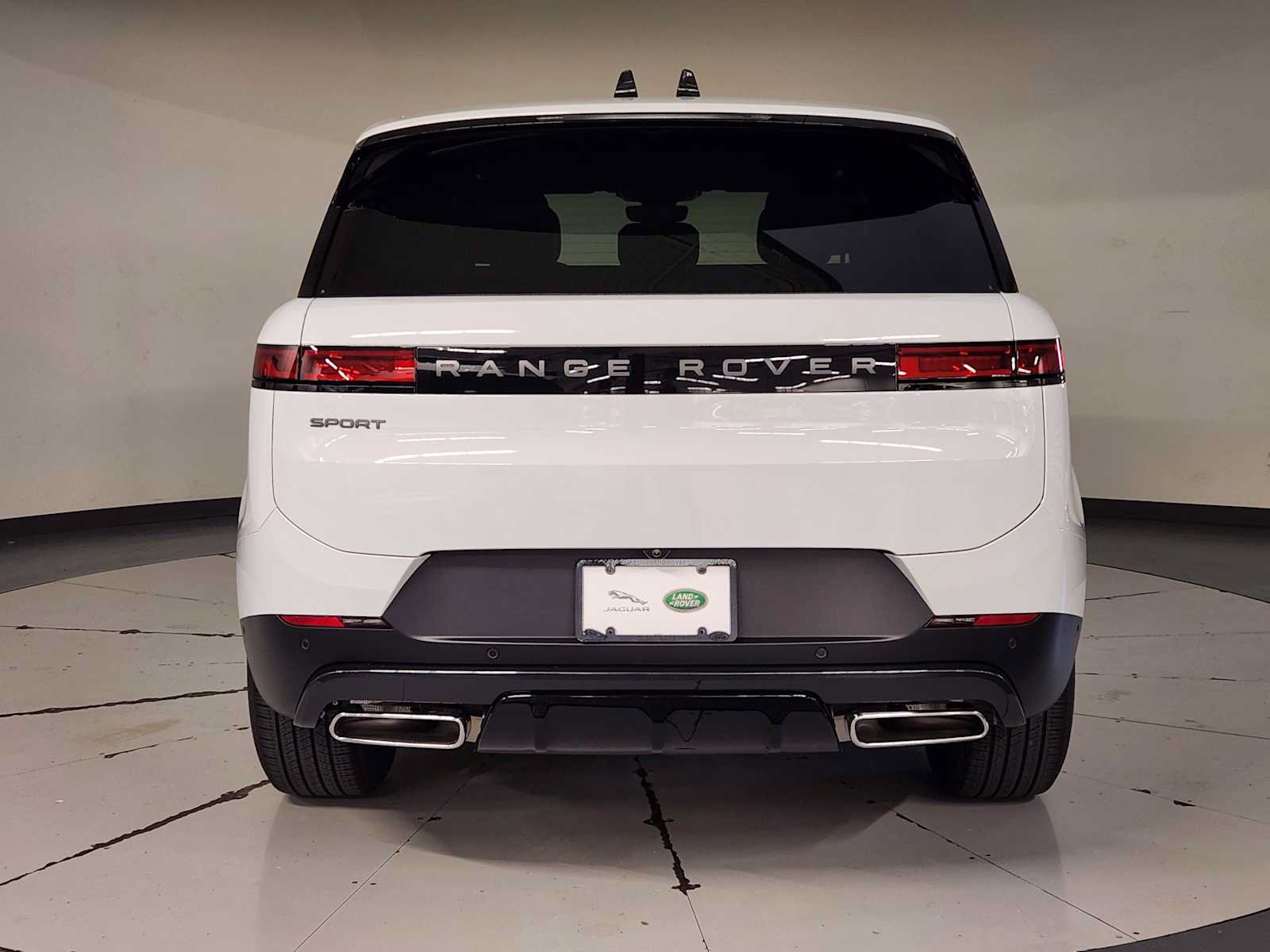 Used 2026 Land Rover Range Rover Sport SE AWD/4WD image 10