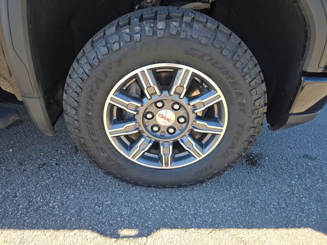 Used 2024 GMC Sierra 1500 AT4 w/ Technology Package AWD/4WD image 17