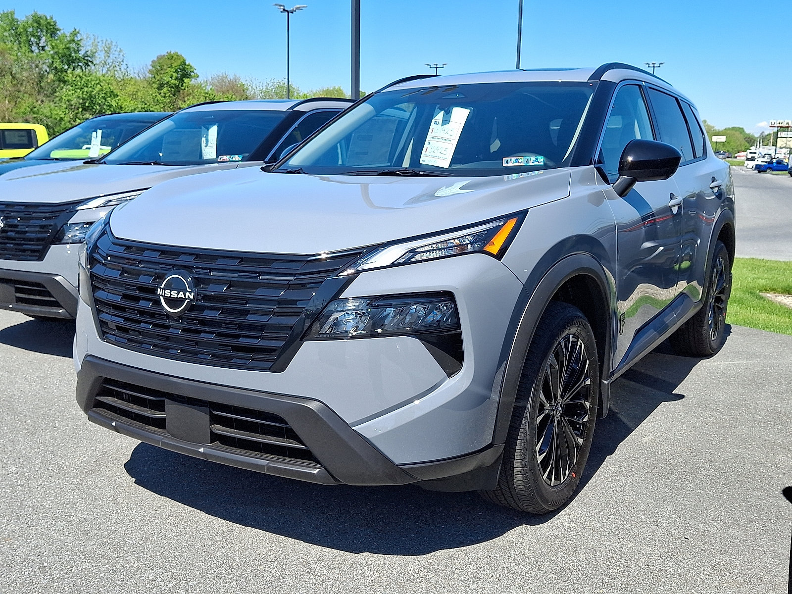 New 2026 Nissan Rogue Dark Armor AWD/4WD video 3