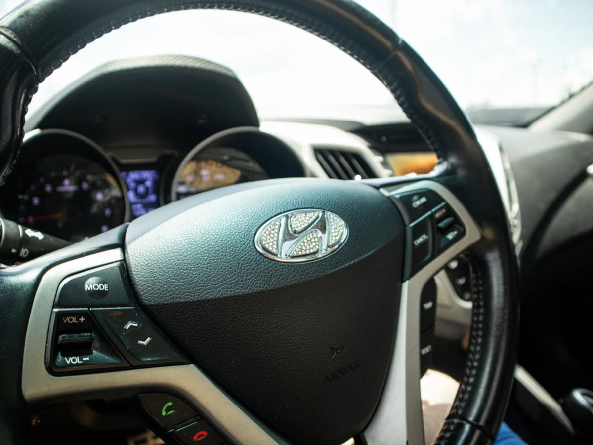 Used 2013 Hyundai Veloster w/ Style Pkg FWD image 27