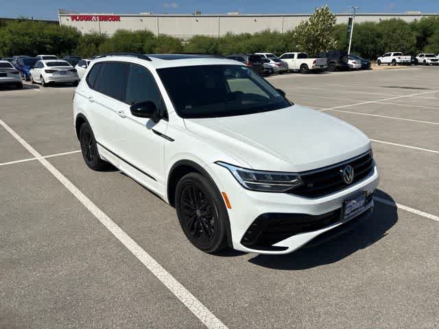 Used 2022 Volkswagen Tiguan SE R-Line FWD image 7