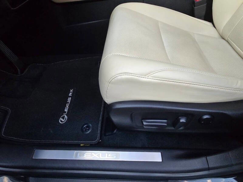 Used 2022 Lexus RX 450h AWD w/ Premium Package image 16