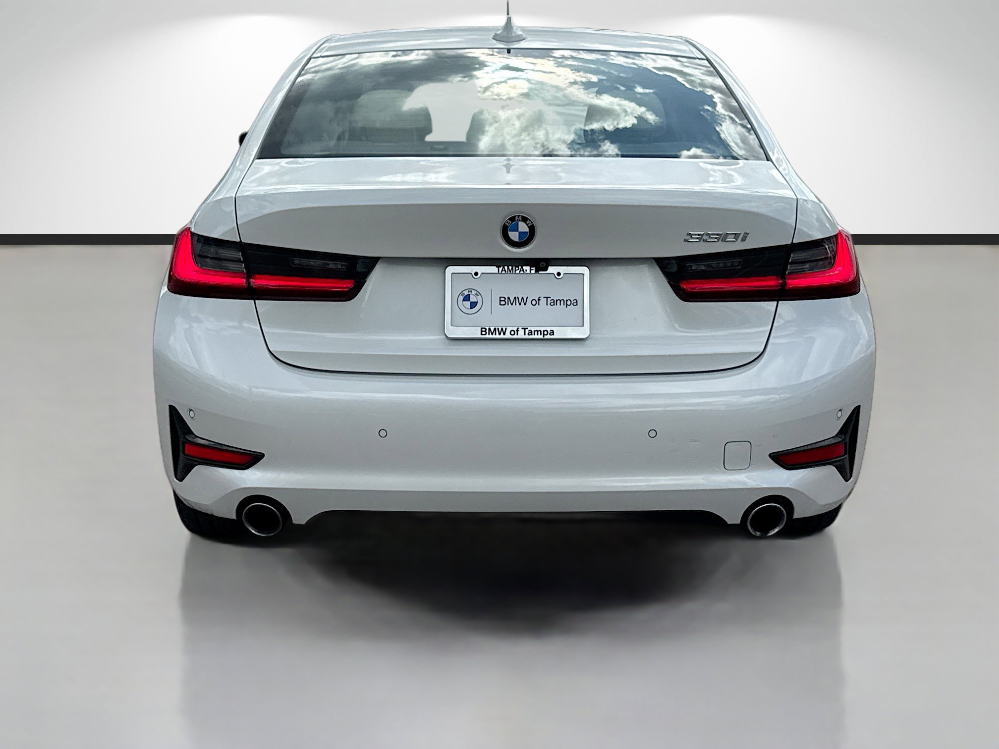 Used 2021 BMW 330i Sedan w/ Premium Package image 4