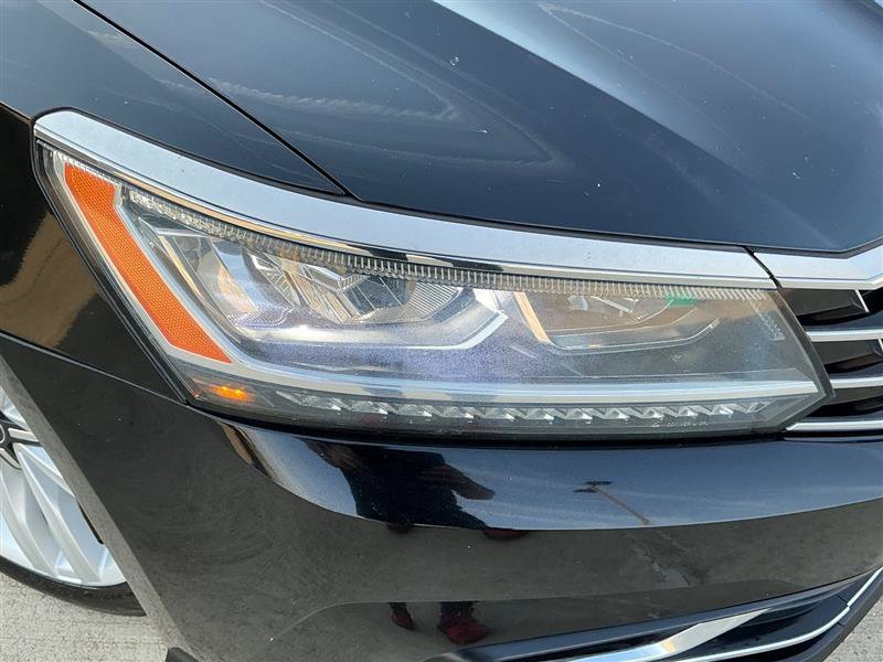 Used 2016 Volkswagen Passat 1.8T w/ Lighting Package image 16