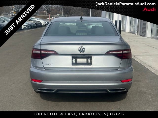 Used 2020 Volkswagen Jetta R-Line w/ R-Line Cold Weather Package image 5