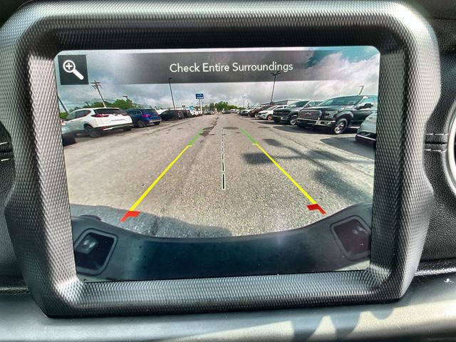 Used 2022 Jeep Gladiator Overland w/ Popular Equipment Package AWD/4WD image 24