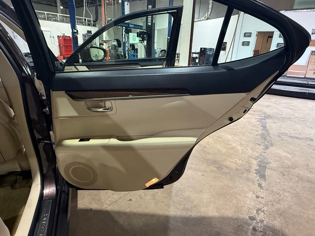 Used 2013 Lexus ES 350 w/ Premium Pkg image 22