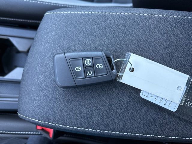 Certified 2025 Volkswagen Taos SEL w/ Black Wheel Plus Package image 33