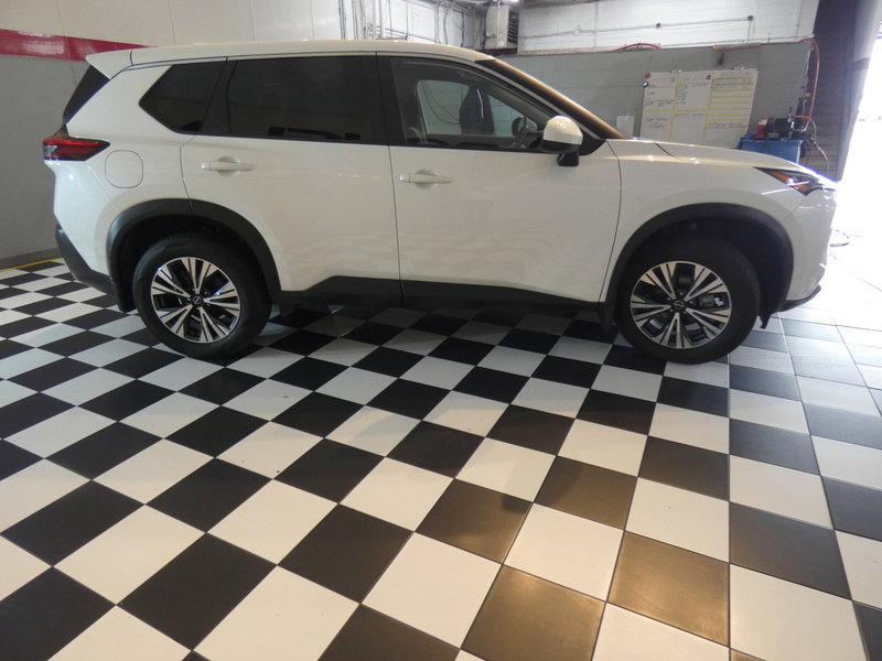 Used 2023 Nissan Rogue SV AWD/4WD image 4
