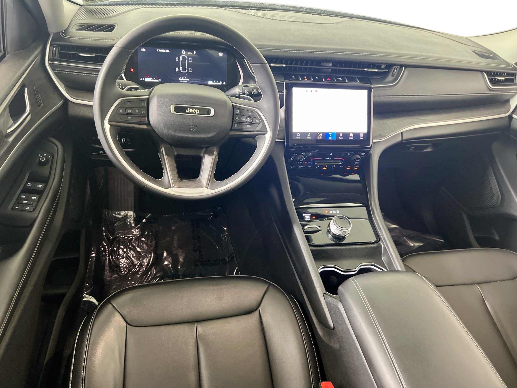 Used 2024 Jeep Grand Cherokee L Limited AWD/4WD image 23