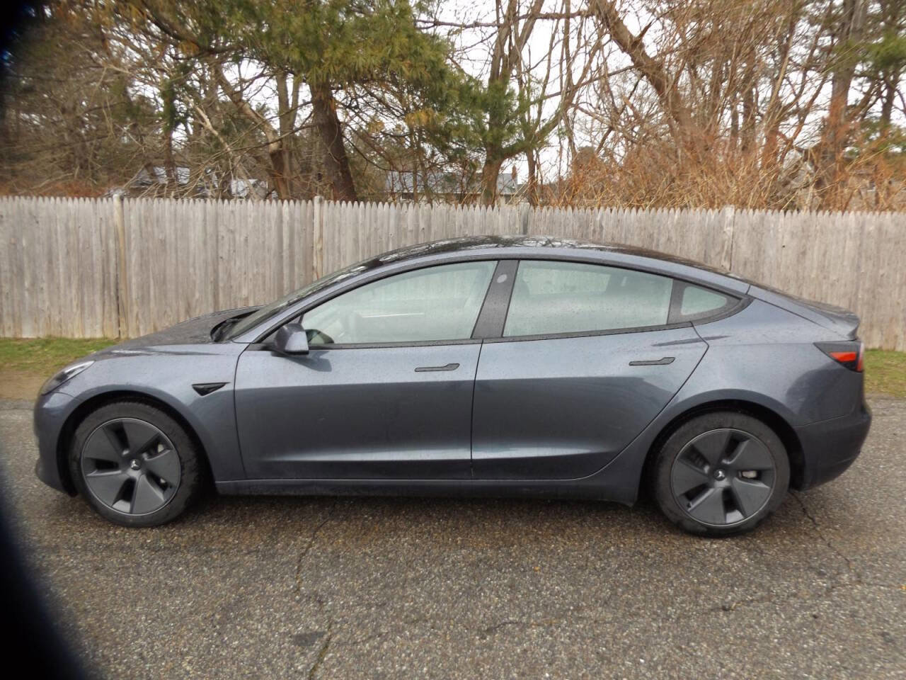 Used 2023 Tesla Model 3 Standard Range image 2