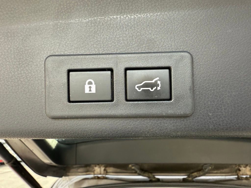 Used 2022 Subaru Ascent Limited w/ Technology Package image 33