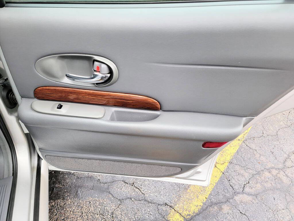 Used 2005 Buick Le Sabre Custom image 30