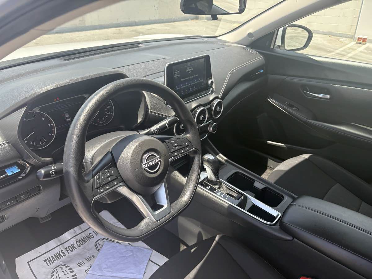 Used 2024 Nissan Sentra SV FWD image 17