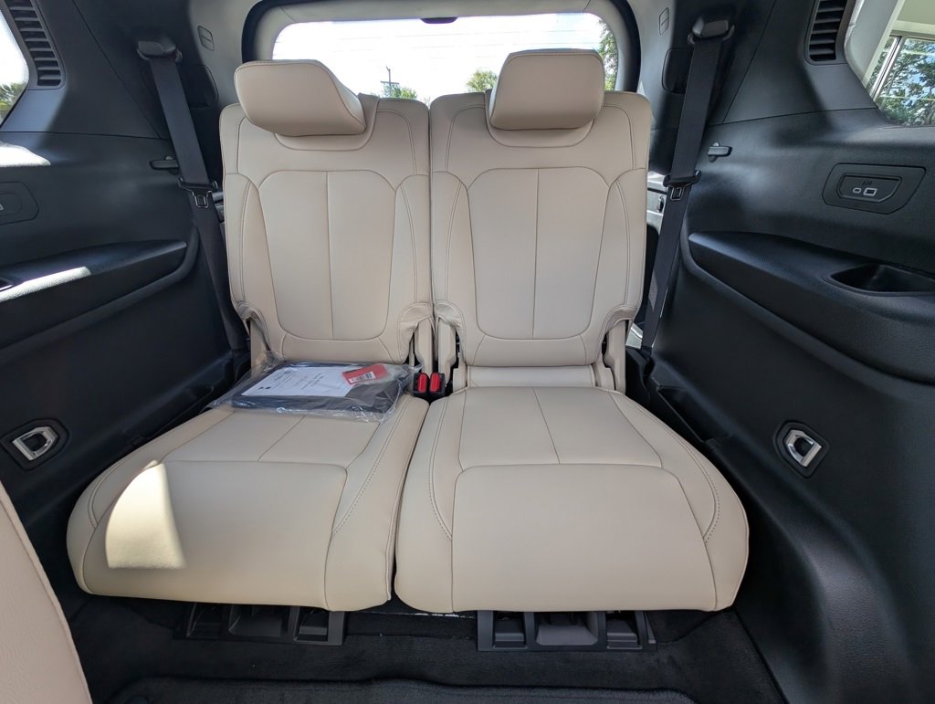 New 2025 Jeep Grand Cherokee L Limited image 18