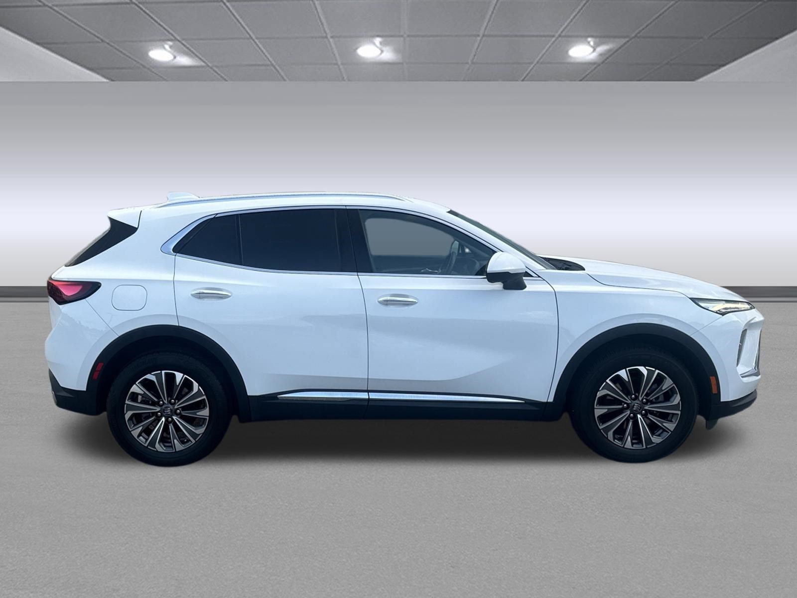 Used 2024 Buick Envision Preferred AWD/4WD image 2