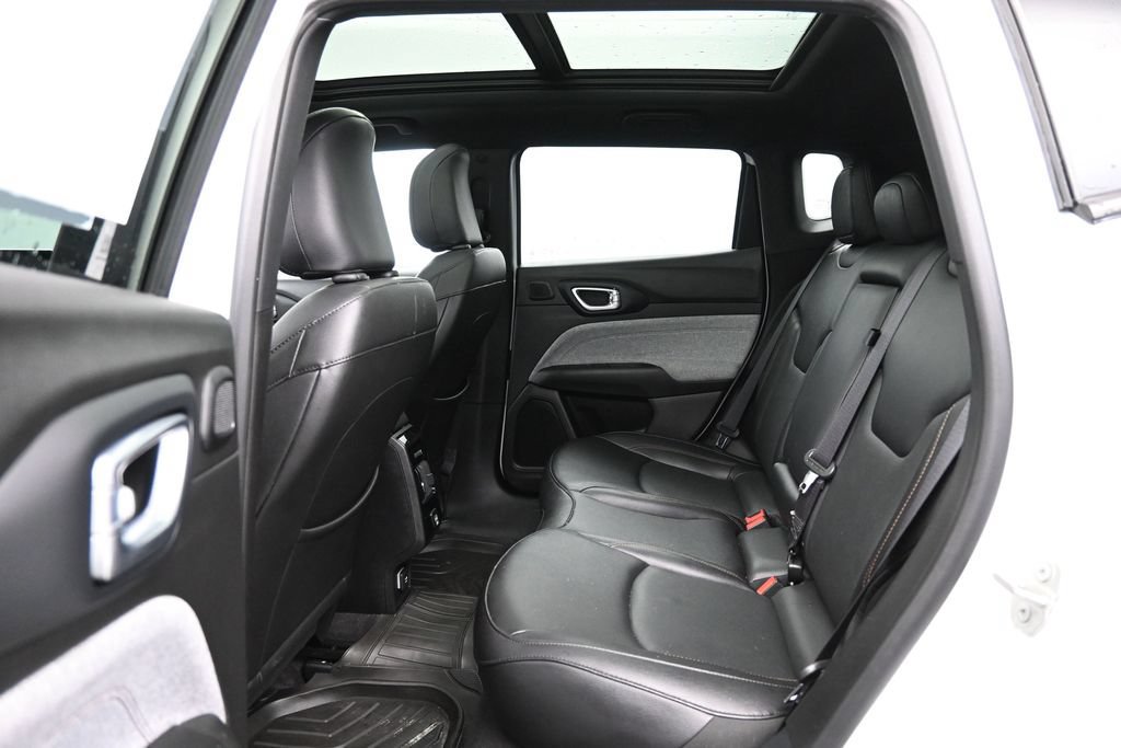 Used 2023 Jeep Compass Latitude w/ Sun and Sound Group AWD/4WD image 26