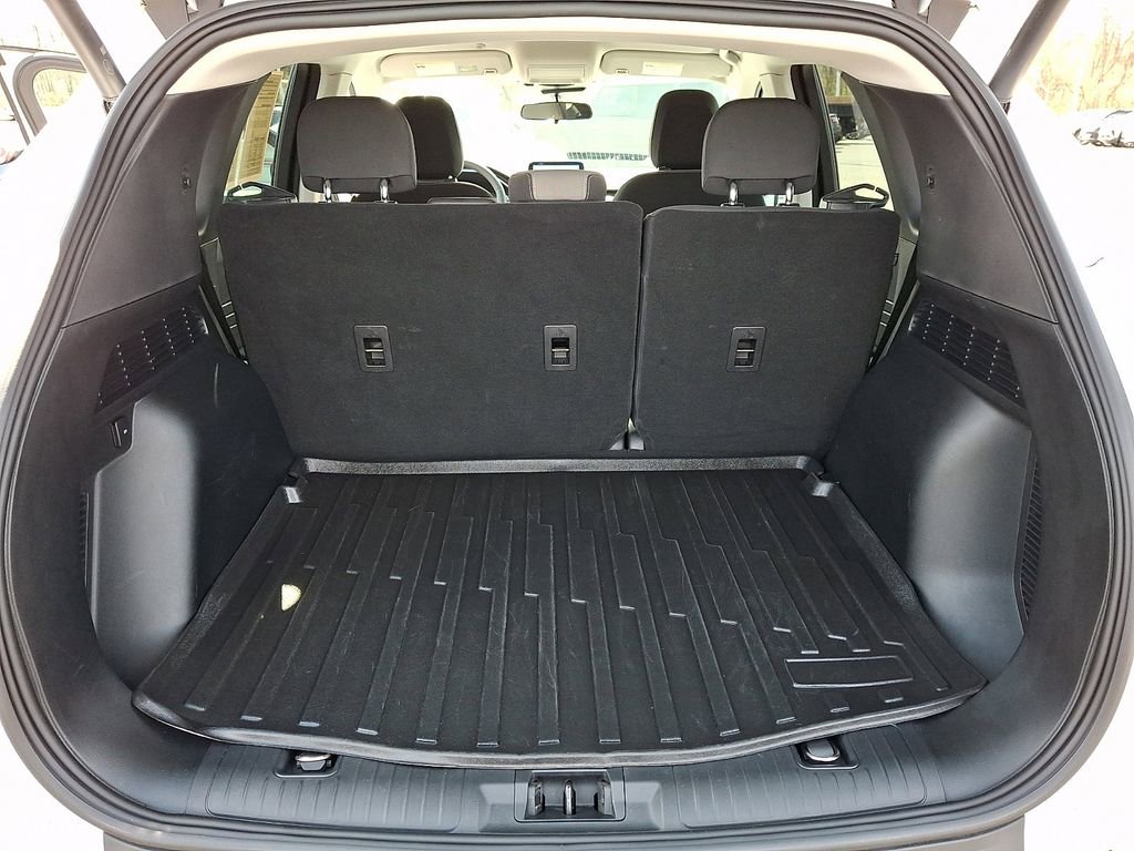 Certified 2022 Ford Escape SE w/ SE Sport Appearance Package image 28