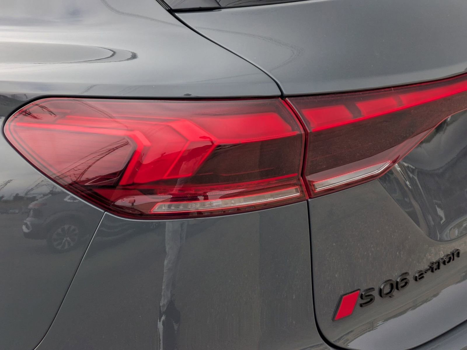 New 2027 Audi SQ6 e-tron Premium Plus AWD/4WD image 14
