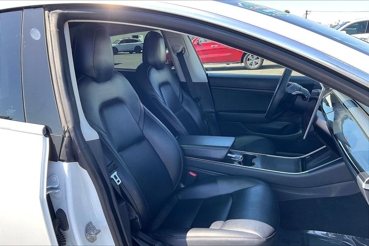 Used 2020 Tesla Model 3 Standard Range Plus RWD image 22