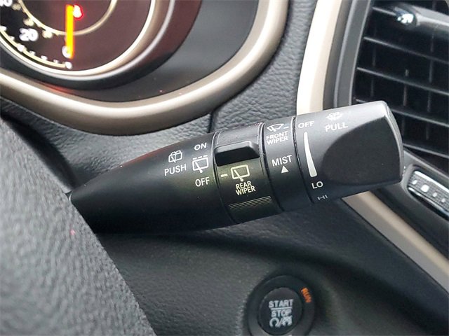 Used 2016 Jeep Cherokee Limited image 23