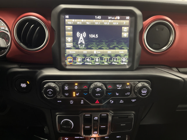 Used 2021 Jeep Wrangler Unlimited Rubicon AWD/4WD image 8