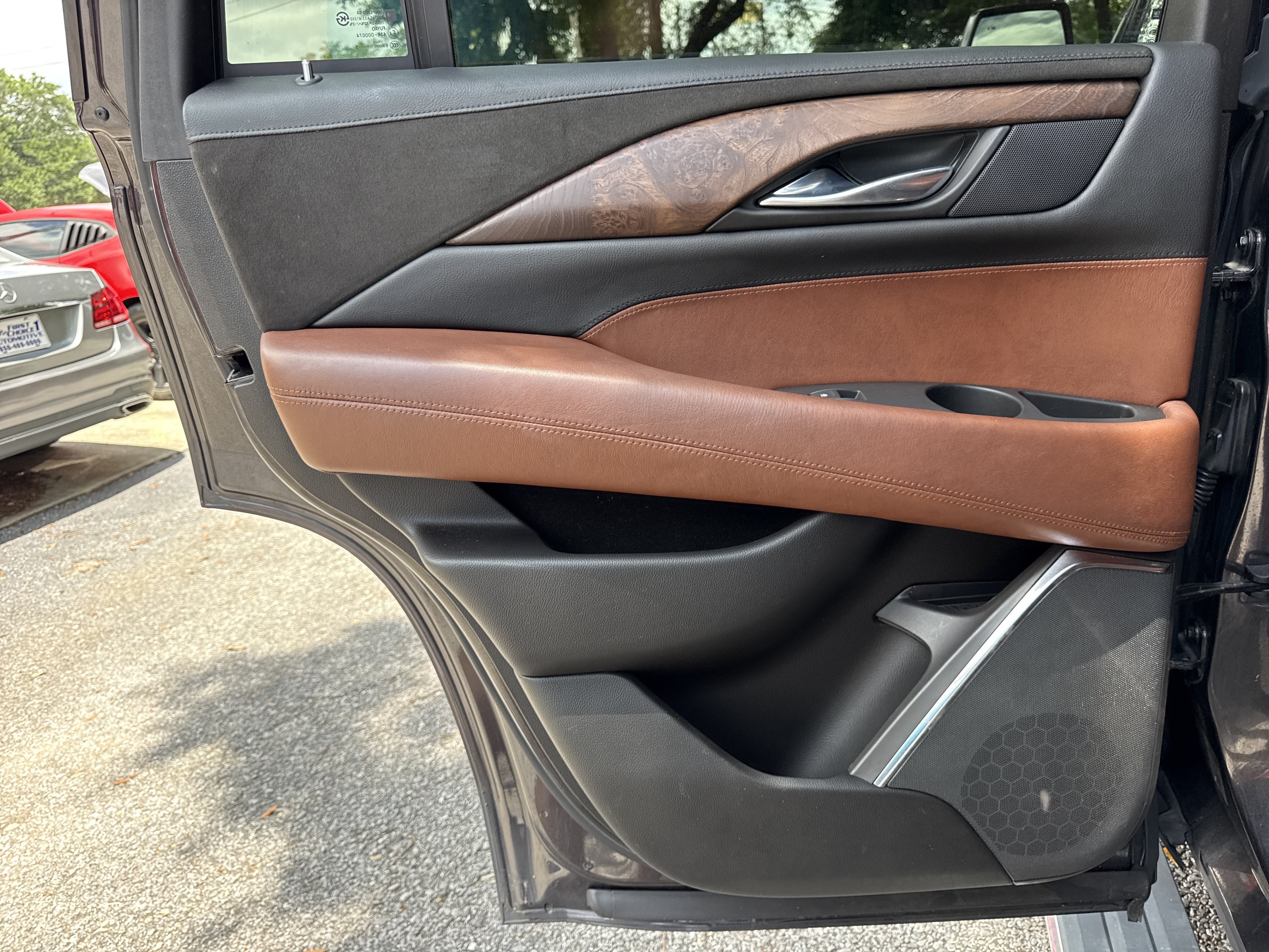 Used 2015 Cadillac Escalade Premium AWD/4WD image 43