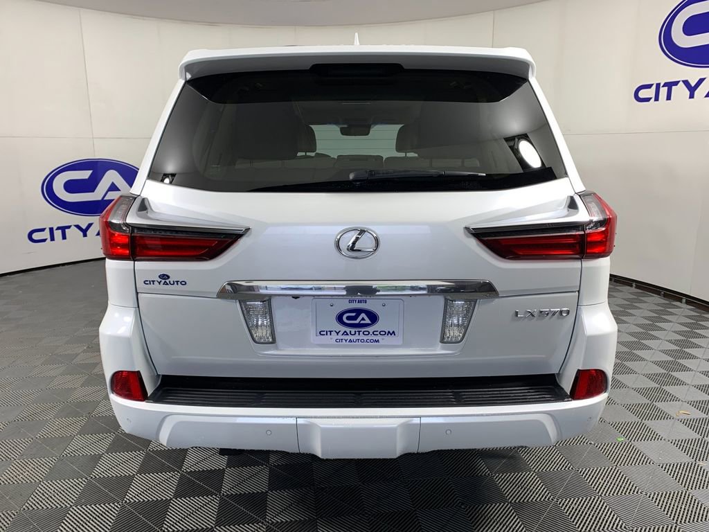 Used 2016 Lexus LX 570 4WD w/ Luxury Package image 4