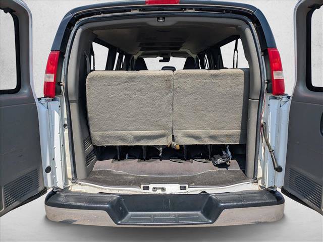 Used 2019 Chevrolet Express 3500 LT w/ LT Preferred Equipment Group RWD image 6