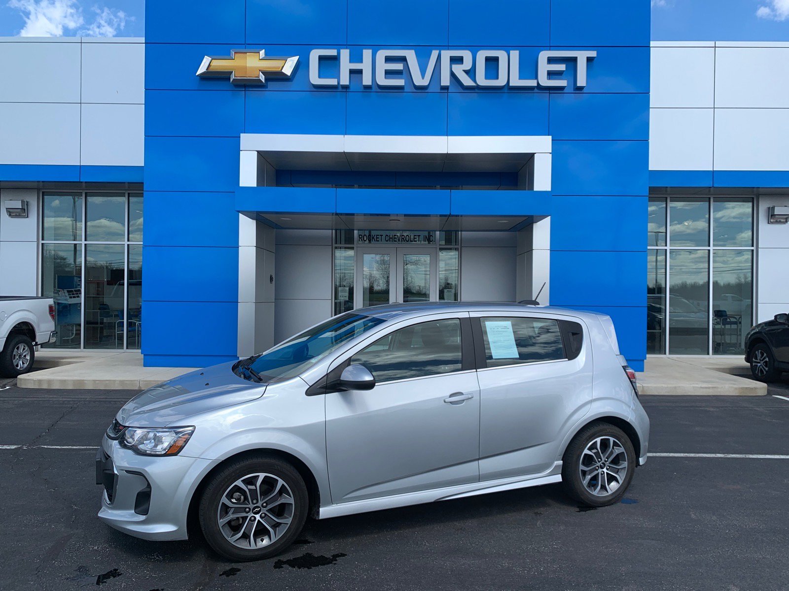 Used 2019 Chevrolet Sonic LT FWD image 1