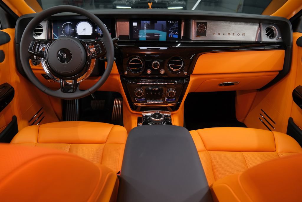 Used 2025 Rolls-Royce Phantom Sedan image 72