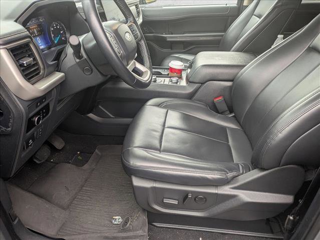Used 2024 Ford Expedition XLT image 16
