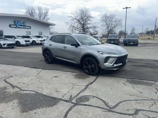 Used 2025 Buick Envision Sport Touring image 4