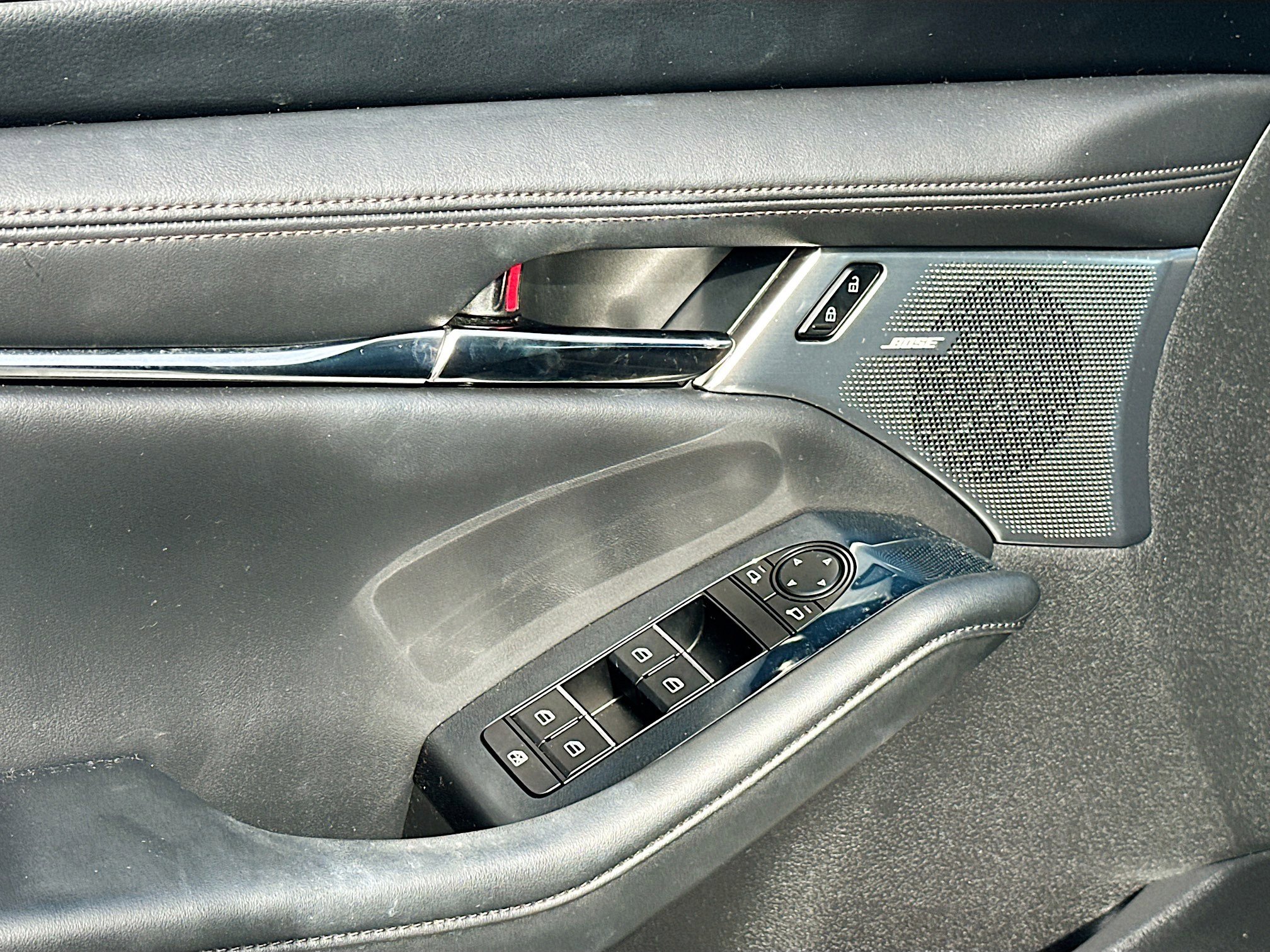 Used 2019 MAZDA MAZDA3 Sedan w/ Preferred Package image 17