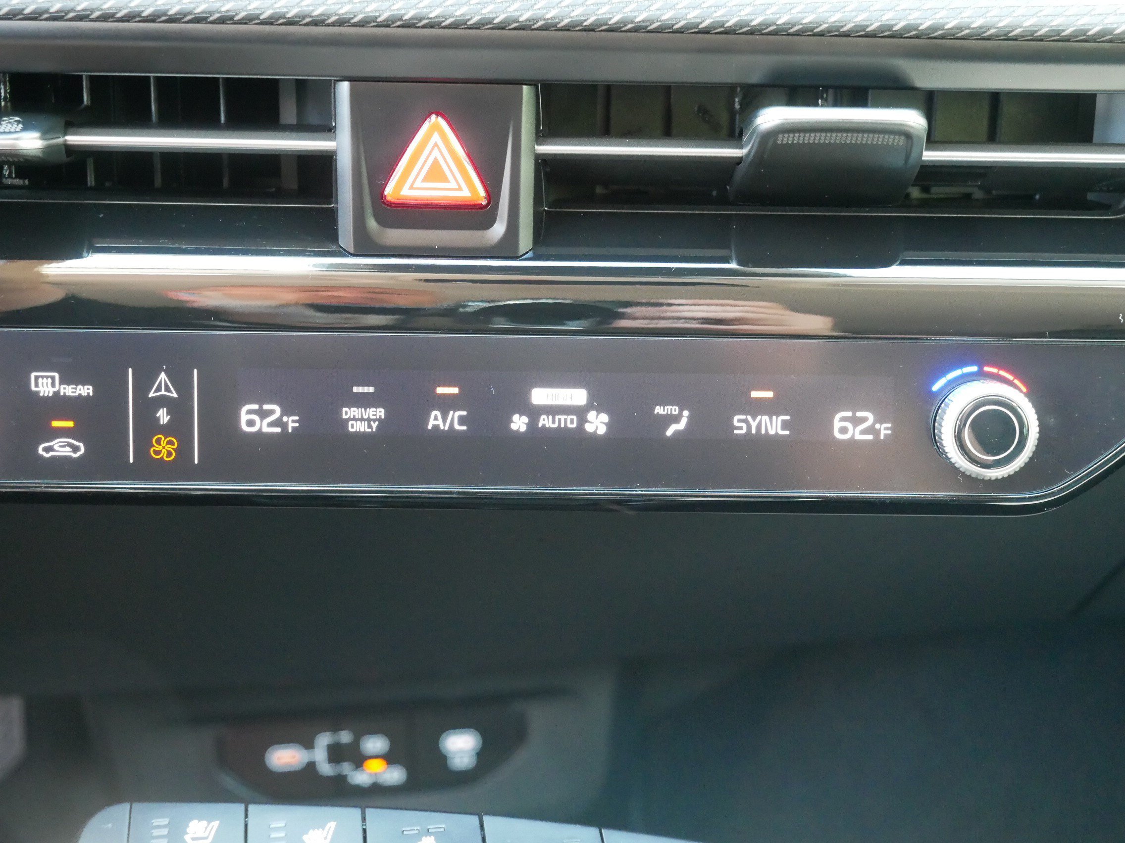 Certified 2025 Kia EV6 Wind AWD/4WD image 23