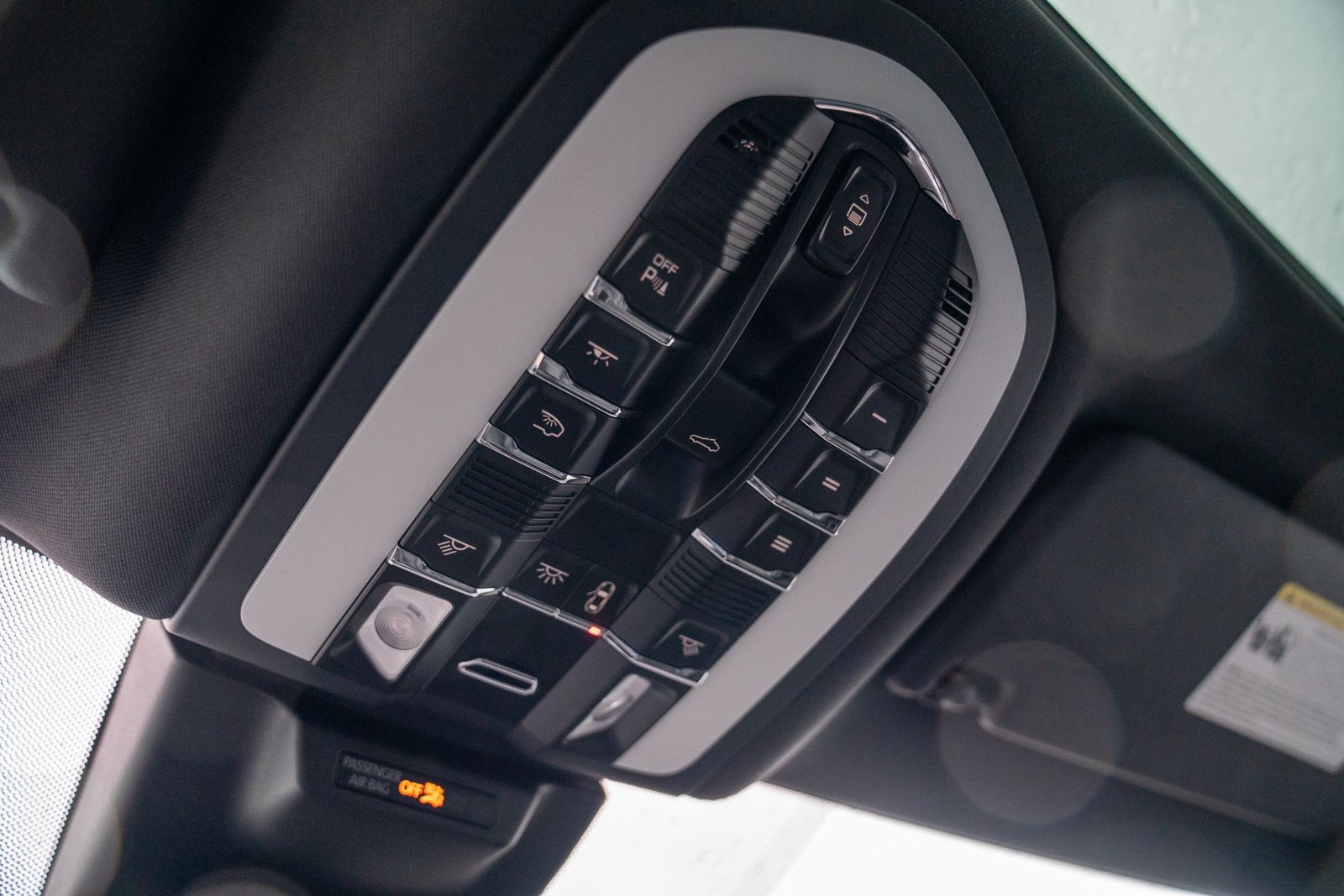 Certified 2026 Porsche Macan AWD/4WD image 22