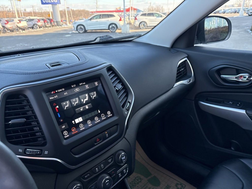 Used 2022 Jeep Cherokee Latitude w/ Sun & Sound Group image 31