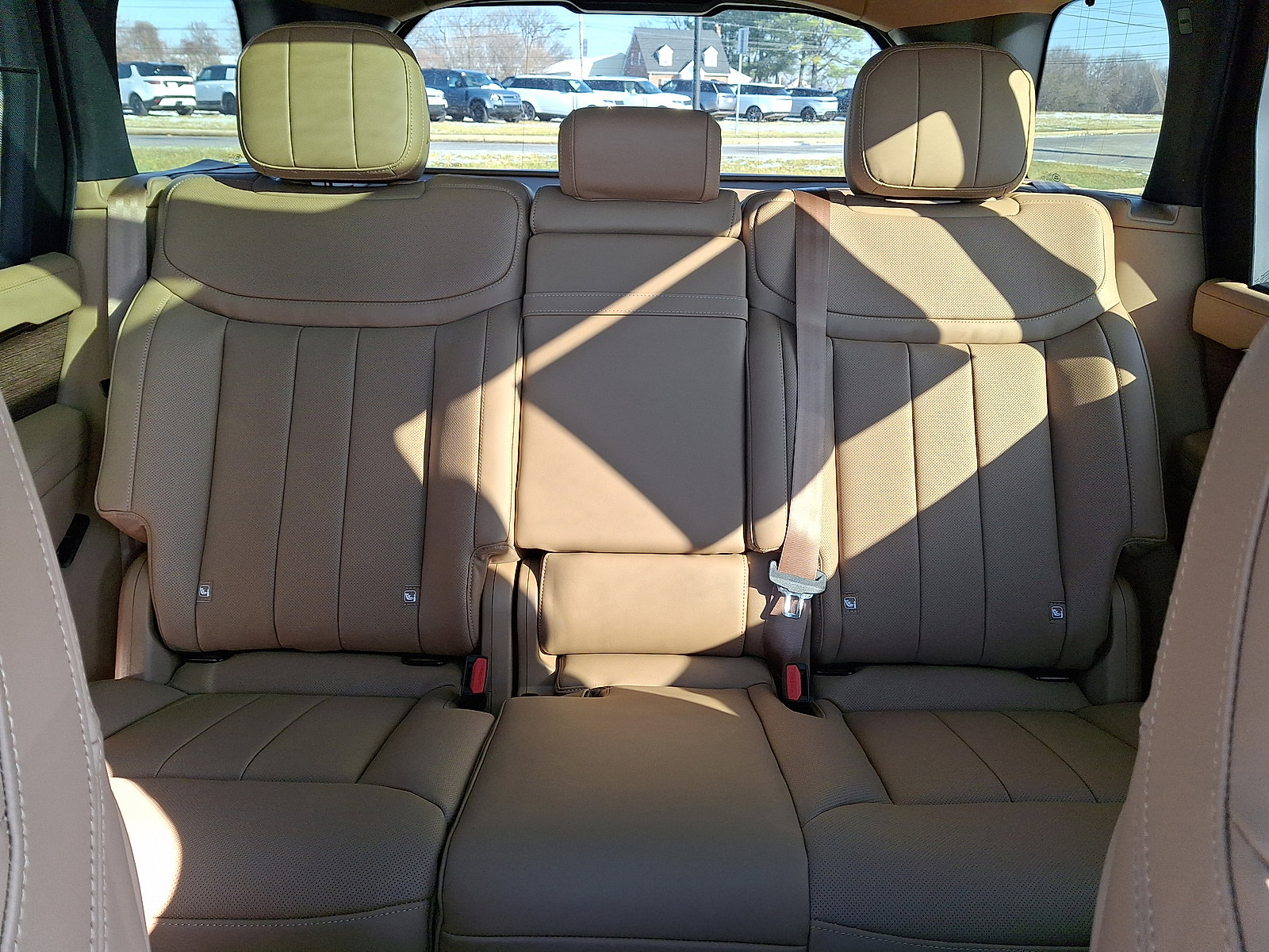 New 2026 Land Rover Range Rover Long Wheelbase SE image 15