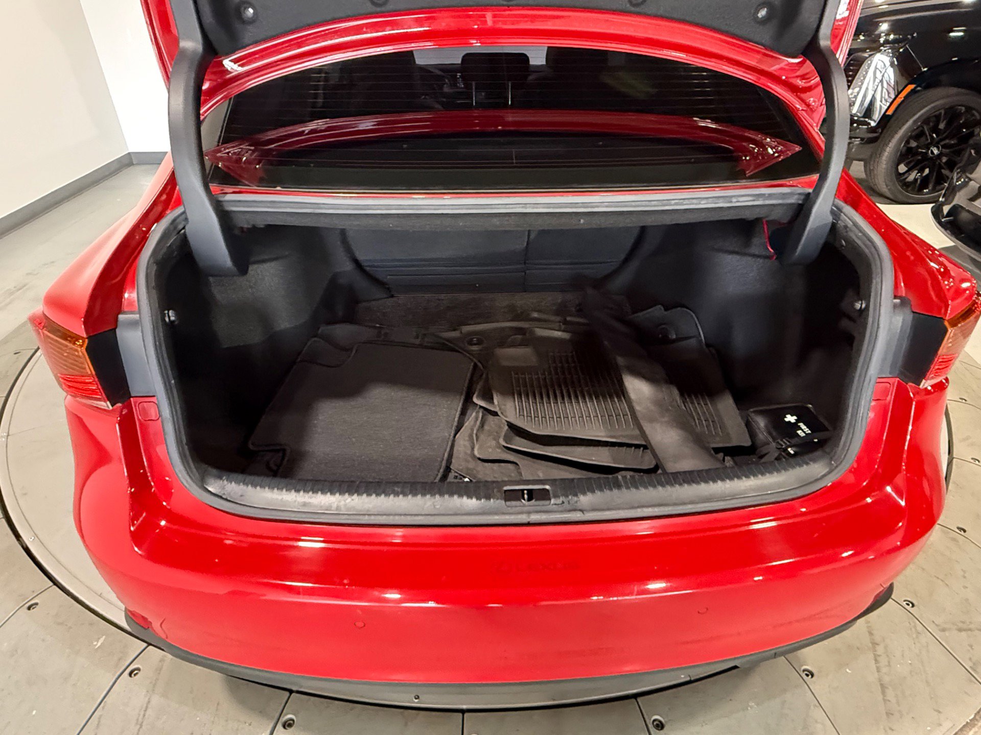 Used 2018 Lexus IS 300 AWD w/ Comfort Package image 17