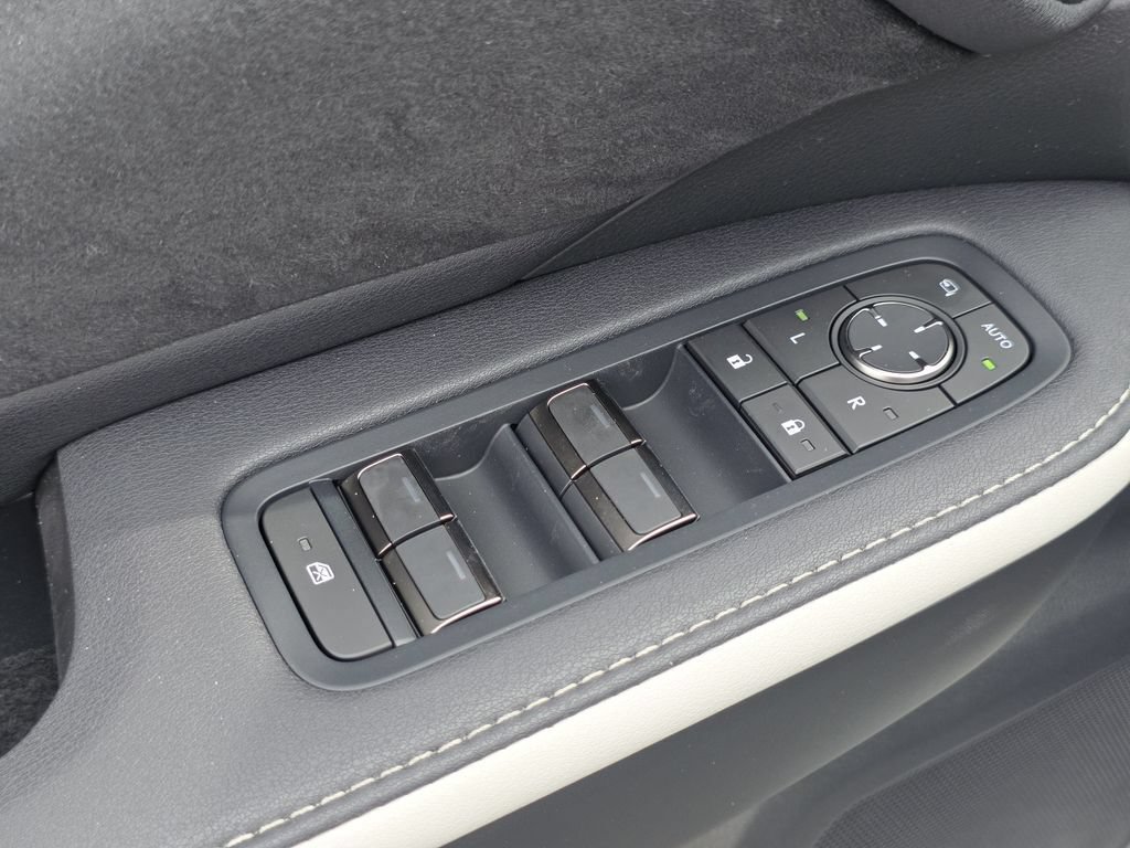 New 2026 Lexus TX 500h AWD image 16
