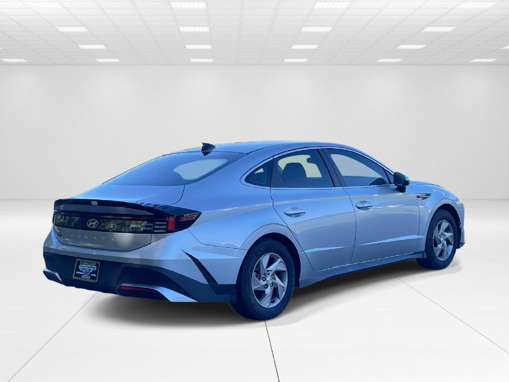 Used 2025 Hyundai Sonata SE FWD image 6