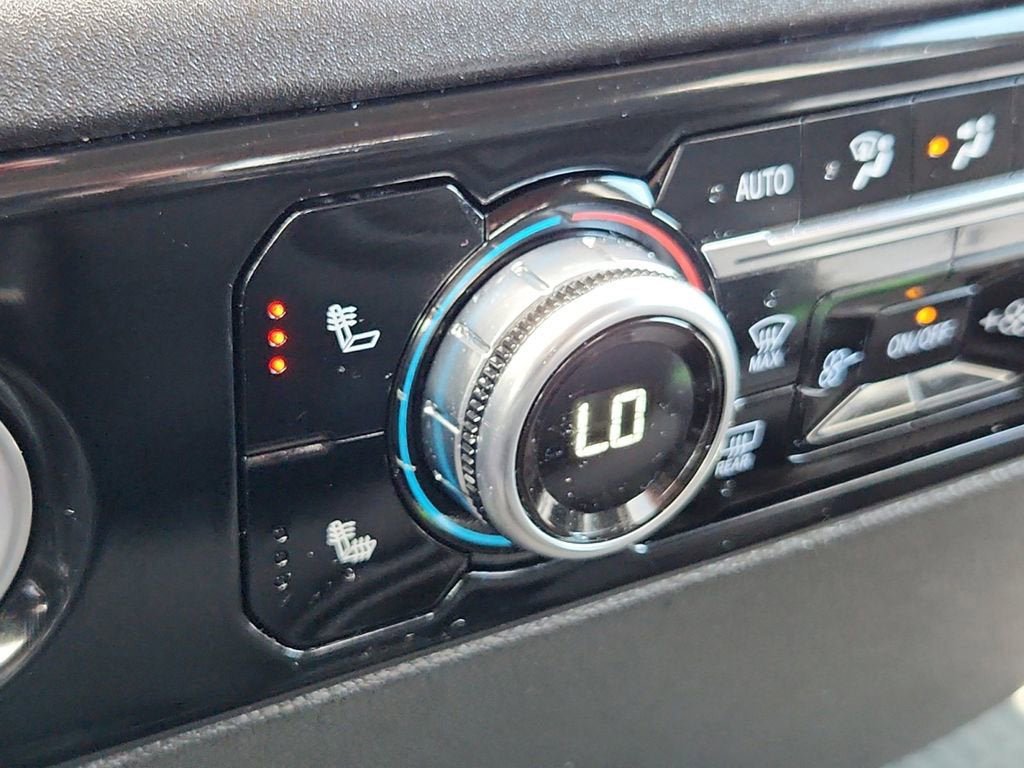 Used 2023 GMC Sierra 1500 Elevation image 29
