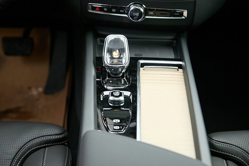New 2026 Volvo XC60 B5 Ultra w/ Climate Package image 29
