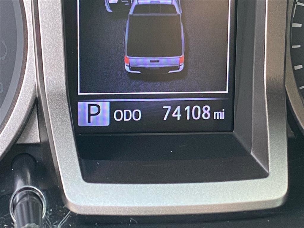 Used 2017 Toyota Tacoma Limited image 17