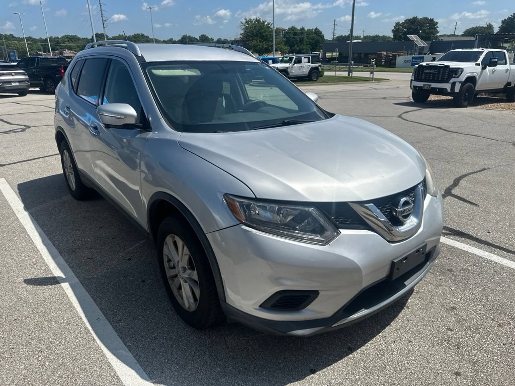 Used 2016 Nissan Rogue SV w/ SV Premium Package AWD/4WD image 2